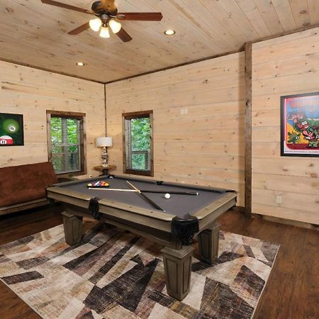 Chestnut Bearadise Villa Gatlinburg Bagian luar foto